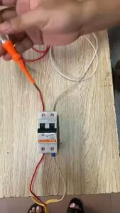 Bút Thử Điện Cảm Ứng Đa Chức Năng Cao Cấp Deli ( Kiểm Tra Thông Mạch Đứt Mạch Phát Hiện Dây Nóng & Dây Nguội)