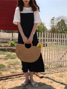 Handwoven round Basket Style Straw Bag Fashionable Minimalist Semi-Circular Handbag Summer Beach Bag Soft Drawstring Closure