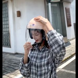 หมวกกันน็อคเต็มใบกันลมสำหรับผู้ใหญ่ลายการ์ตูน น่ารัก ทันสมัย ​​ปลอดภัย ระบายอากาศได้ดี ขนาดรอบศีรษะ 56-61 ซม.