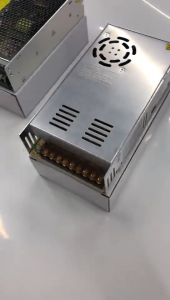 หม้อแปลงกระแสไฟฟ้าแหล่งจ่ายไฟสลับ 600W 220V เป็น DC12V  อะแดปเตอร์แหล่งจ่ายไฟสำหรับ power supply สวิตซ์ชิ่ง24v หม้อแปลงไฟ  ( แบบรังผึ้ง ) มีพัดลมระบายความร้อน