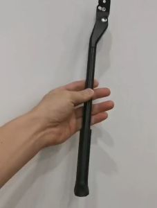 Chân chống xe đạp thể thao bắt trục sau chất liệu nhôm