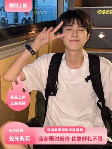 เสื้อยืดแขนสั้นผ้าฝ้ายแท้สีขาวสําหรับชายหนุ่มและหญิงสาวหลวมพอดีสไตล์ฤดูร้อนสวมใส่สบายๆทุกวัน