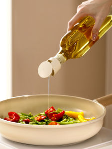 Kitchen Silicone Oil Pouring Spout Automatic Self-Closing No Drip Vinegar Soy Sauce Seasoning Bottle Cap FaSoLa Japanese Style