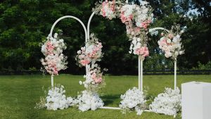 ประดับงานแต่งงาน ดอกไม้ประดับ ไฟประดับ ผ้าประดับ ต้นไม้ประดับ ประดับดาว ประดับสายไฟ อาชวียนงานแต่งงาน ซุ้มงานแต่งงานกลางแจ้ง ซุ้มลูกโป่งขนาดใหญ่Wedding Arch Stand: Set of 3 White Metal Wedding Arch Backdrop Stand Frame for Ceremony Bridal Birthday Party