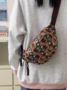 กระเป๋าคาดหน้าอก สไตล์ชาติพันธุ์วินเทจ สำหรับผู้หญิง เหมาะสำหรับเดินป่าและวิ่ง กีฬา กระเป๋าคาดเอวระดับไฮเอนด์ กระเป๋าสะพายไหล่ ใหม่ในปี 2025