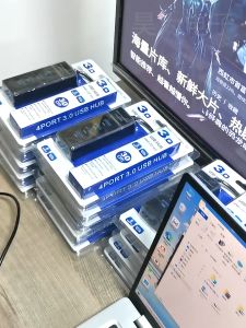 Bộ Chia Cổng USB 3.0 Tốc Độ Cao 5Gbps Có Đèn Led 4 Cổng Cắm Sạc Và Truyền Dữ Liệu hub chia cổng usb 3.0 cổng chia usb có đèn bộ cắm nhiều lỗ USB hub chia 1 cổng ra 4 cổng USB[TP.HCM]