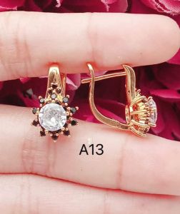 Anting Lapis Emas Model Elegan Mewah Cantik Awet