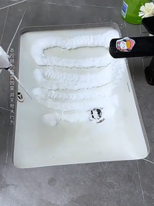 Toilet and bathroom cleaning Foam cleaner Remove dirt and odors cleaning for scale removal Glass scale cleaning