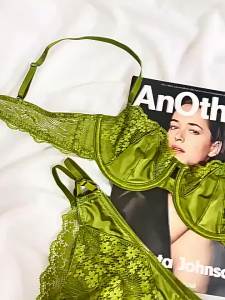 AOJN ชุดชั้นในลูกไม้ฝรั่งเศสชุดชั้นในสตรีครึ่งถ้วยดันทรงชุดชั้นในสองชิ้น