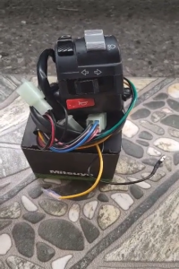 Holder KIRI VIXION Mitsuyo / Saklar KIRI VIXION Universal Semua Motor