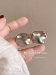 Dark Grey Cold Rusty Texture Earrings Geometric Design Handmade Alloy Ear Studs for Women Fashionable Autumn Winter Jewelry