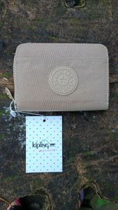 dompet lipat kipling jual rugi