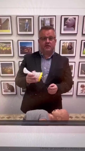 Thiết bị sơ cứu chống nghẹn hóc – an toàn cho trẻ nhỏ hữu ích cho người lớn tuổi