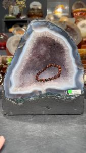 very nice blue lace agate lavender purple amethyst crystal cave Gold element and rutilated on the top五行“金” 💯天然紫晶洞 美丽双色玛瑙边 底部绿幽灵👍 紫晶体透 带有钛晶共生✔️