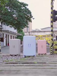 Paul Frank | TSA-Lock Large-Capacity Travel Suitcase