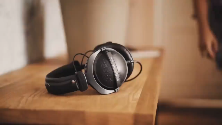 Tai nghe Studio Over-Ear beyerdynamic DT 770 PR 80 Ohm