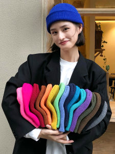 หมวกไหมพรมสีพื้นสไตล์เกาหลี หมวกถักแบบอเนกประสงค์สำหรับทั้งชายและหญิง หมวกทรงสี่เหลี่ยมสำหรับฤดูใบไม้ร่วงและฤดูหนาว หมวกทรงสี่เหลี่ยมแบบอุ่นสบาย