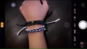 VÒNG TAY PHẢN QUANG THƠI TRANG VÀ PHONG CÁCH