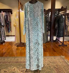 Gaudia Dress by Dian Pelangi LIMITED EDITION Busana Muslim Baju Maxi Dress Gamis Abaya Kaftan Gaun Outfit Pesta Pernikahan Kondangan Casual Formal Wanita Hijaber Cantik Anggun Modis Modern Elegan Mewah Model Korea Terbaru Motif Batik Abstrak Kekinian
