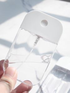 Portable Card Spray Bottle Travel Size Moisturizing Alcohol Cosmetic Sample Square Leakproof Mini Sprayer for Outdoor Use