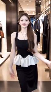 เสื้อกล้าม สายเดี่ยว สีดำ คอยู สม็อคยางยืดชายผ้า แต่งระบายสีครีม ผ้าโพลิเอสเตอร์ ใส่สบาย แม็ทซ์ได้ทุกลุค เสื้อครอป #3121