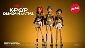 Mattel KPop Demon Hunters HUNTR/X Zoey Golden Singing Doll with Removable Outfit