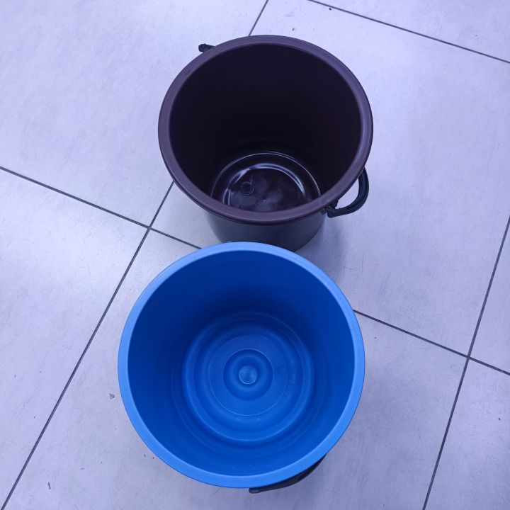 3Gallon%20Multi%20color%20water%20Pail%20H26cm%20W27cm%20water%20bucket%20simpan%20air%20tong%20Warna%20Banyak%20home%20office%20outdoor%20use%20-%20Image%208