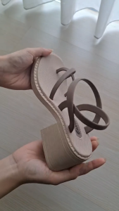 Sandal Heels Wanita Kekinian Full Karet Tidak Licin - Eve CAMOU Sandal Pesta Kekinian