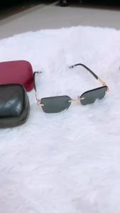 แว่นตาแฟชั่น สำหรับผู้หญิง กันแดดสไตล์สาวเกาหลี ใส่เที่ยวถ่ายรูปสวยเก๋มากๆๆกรอบทรงเหลี่ยมไล่โทนสีป้องกันยูวี แฟชั่นเรโทน