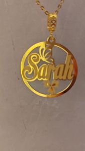 916 Gold Custom Name Pendant - Round Butterfly 2.2cm 0.8g ± (Laser Mark)