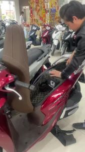 Lót cốp sh 125-150-160-2024-2024 chất liệu da nappa cao cấp bên cạnh may thêm túi để giấy tờ rất ưng ý chất liệu da nappa không mùi không thấm nước Phụ Kiệ