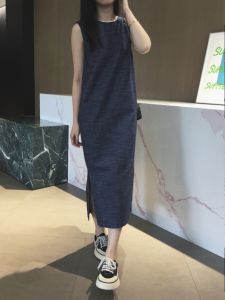 ฤดูร้อน 2024 สถานียุโรปใหม่ระดับไฮเอนด์ เดนิม ด้านข้างคอกลมสีน้ําเงิน ผ่าชาย ผ้าลินิน ผ้าฝ้าย หมุน แขนกุด เดรส เดินทาง สไตล์เกาหลี