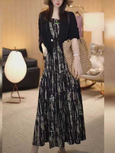 ชุดเดรสสลิงสีดําพิมพ์รอบเอวสําหรับผู้หญิง 2024 ฤดูร้อนมาใหม่ป้องกันแสงแดดหลวมพอดีเสื้อผ้าทํางานความยาว Midi