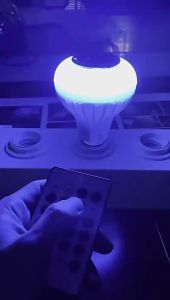 Lampu Speaker Bluetooth Wireless Lampu Music LED RGB Bohlam Speaker / Lampu speaker terbaru