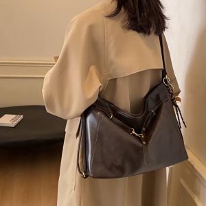 1818 ( READY STOCK ) PU SLING BAG EU FASHION HOUSE