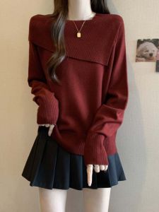 เสื้อสเวตเตอร์คอวีแขนยาวสีแดง เสื้อชั้นในแฟชั่นสำหรับผู้หญิงไซส์ใหญ่ เสื้อถักนิตติ้งสไตล์เกาหลี แขนยาว ปกโปโล ฤดูใบไม้ผลิและฤดูใบไม้ร่วง