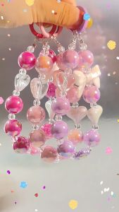 โทรศัพท์มือถือมัลติฟังก์ชั่นลูกปัดสีสันสดใสที่ไม่ซ้ํากันและทันสมัยพร้อมสายรัดข้อมือ พวงกุญแจ โซ่แขวน เครื่องประดับป้องกันโทรศัพท์มือถือจี้โทรศัพท์ลูกปัดสีสันสดใสกระเป๋าถือที่มีสไตล์และเครื่องรางพวงกุญแจที่สามารถใช้ได้หลายวิธี(ส่งปะเก็น)