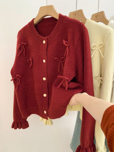AMILUCK | เสื้อสเวตเตอร์ถักสีแดงลายผีเสื้อสไตล์ฤดูใบไม้ร่วงและฤดูหนาวสำหรับผู้หญิง คอลเลกชั่นใหม่ปี 2025 เสื้อคาร์ดิแกนเปิดคอปกกลมสั้น