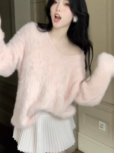 เสื้อสเวตเตอร์ถักคอวีแขนยาวหลวมๆ สำหรับผู้หญิง ฤดูใบไม้ร่วง/ฤดูหนาว สีขาว ขนยาวป้องกันกระต่าย ทรงหลวม แขนยาว ปกตั้ง