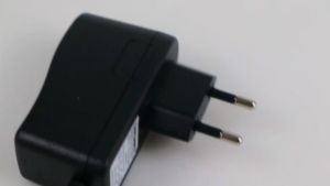 Adaptor Pedal Efek Gitar Listrik Distorsi 9 Volt 1A 5mm