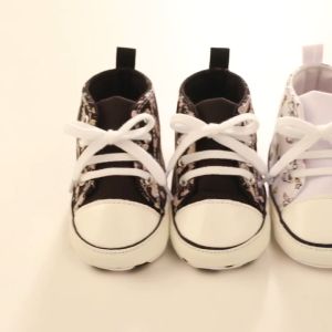 Spring and Autumn Style Baby Lace Up Soft Cloth Bottom Casual Sports Shoes Baby Shoes Newborn Walking Shoes 0-18M