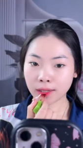 Vibely Plump Aloe Vera Bộ Son Môi Đổi Màu Ba