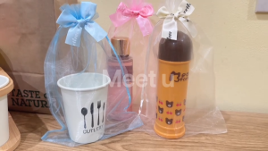 ถุงผ้าแก้ว แบบหูรูด แต่งด้วยโบว์ ใส่ของชำร่วย ของรับไหว้ ของขวัญ 20*30 ซม. พร้อมส่ง