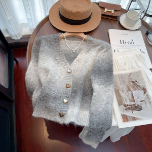 เสื้อสเวตเตอร์คอวีลายจุดผสมสีสำหรับผู้หญิงในฤดูใบไม้ร่วงและฤดูหนาว เสื้อคาร์ดิแกนเปิดไหล่แบบลำลองที่สวมใส่ได้หลากหลาย