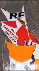 Stiker Honda Blade Repsol 125 Warna Hitam Berkilau/Maroon/Oranye - Stiker Lis Motor Model Standar