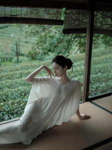 Elegant White Dress Chinese New Style Buddhist Zen Meaning Womens Wedding Gown Loose Waist Polyester Fiber Long Skirt