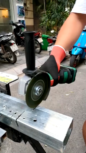 Máy Cắt Pin Máy Mài Pin WORKFIX WF-AG100B Màu Xám 4 Tốc 2 pin 15cell Có tính năng chống xóc đá chống khỏi động lại ( Bảo Hành 12 Tháng )