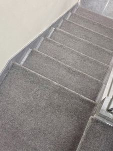 Pure Color Self-Adhesive Wooden Stairway Carpet Home Use Non-Slip Silent Full Coverage Foot Mat Easy to Clean Modern Simple Style