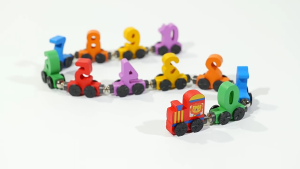 Childrens Wooden Magnetic Colored Number Train / Color and Number Recognition Toy / Educational Building Block Toy Gift