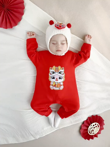 Len，Áo liền quần cho bé phong cách Trung Hoa màu đỏ đồ mặc ngoài Tết ấm áp. Mùa xuân thu đông. Mềm mại an toàn cho sức khỏe.